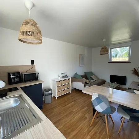 Apartamento Chez Marcel, Petit Et Cosy, Avec Grand Parking Gratuit Echauffour