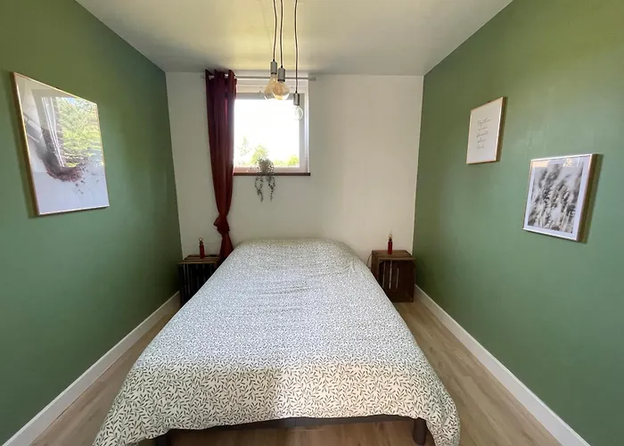 Chez Marcel, Petit Et Cosy, Avec Grand Parking Gratuit Echauffour